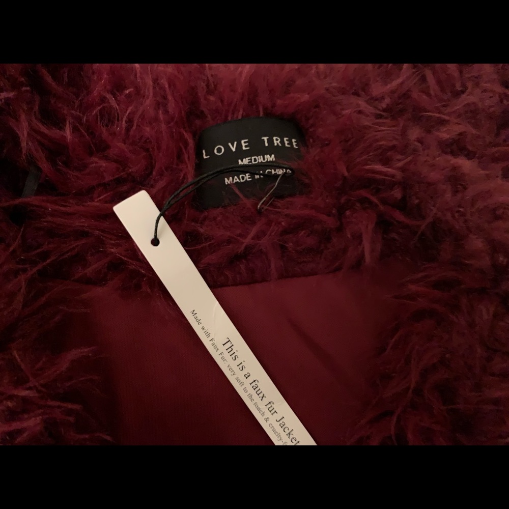 ❌Sold ❌red llama faux fur coat - Picture 3 of 4